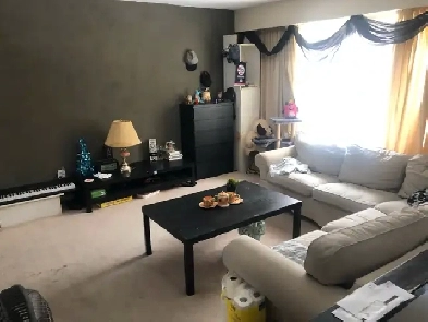 Large and beautiful room for rent near UOFM Image# 1