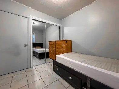 4 SINGLE ROOMS AVAILABLE FOR $675/MTH. (FEMALE ONLY). Image# 24