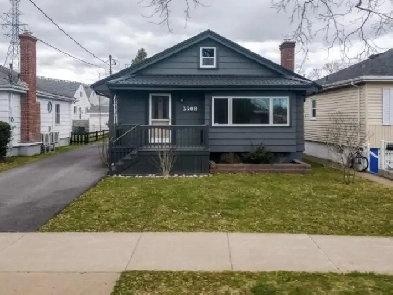 Spacious 3-Bed 1-Bath Home Ashburn Avenue West End HFX Avail Now Image# 1