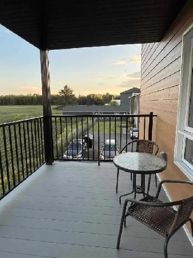 5 1/2 NEUF ! MOIS D'OCTOBRE GRATUIT ! Image# 1