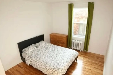 Chambre meublée à louer dans 5 ½ à 1min du métro Snowdon Image# 1