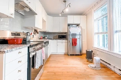 4 1/2 plateau near metro Laurier Image# 1