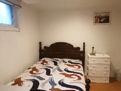 Available Now, Bedroom in Lorne Park, walk in closet Image# 1