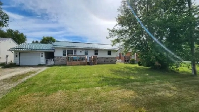 Bungalow 3 bedroom 3 bathroom in Englehart Image# 3