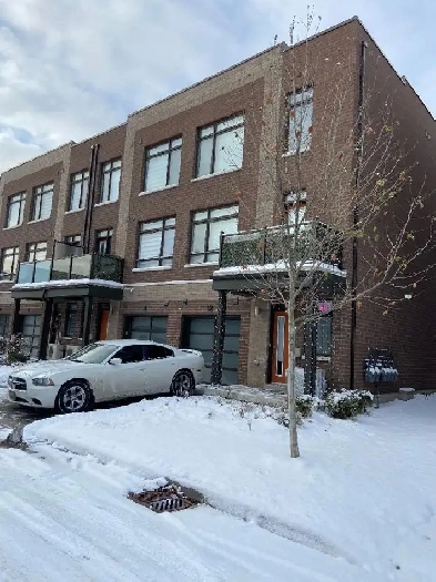 2 Bedroom Townhouse for rent in Woodbridge, Vaughan Image# 1