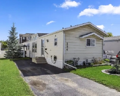 1992 3 Bedroom Mobile Home - Air Conditioned Own the Lot! Image# 21