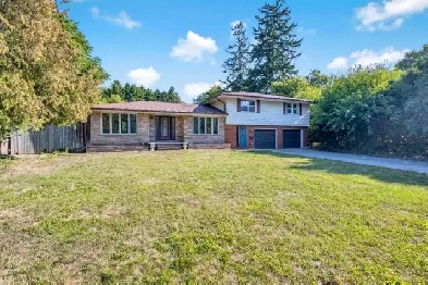 One-acre property in the heart of Brantford! Image# 8