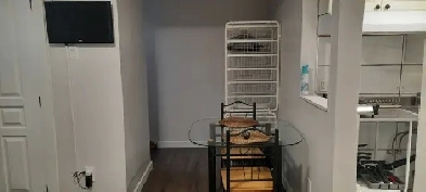 Très petit studio meublé tout inclus Image# 1