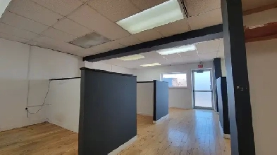 BUREAUX SECTEUR LES SAULES À QUÉBEC - 2000PC Image# 1