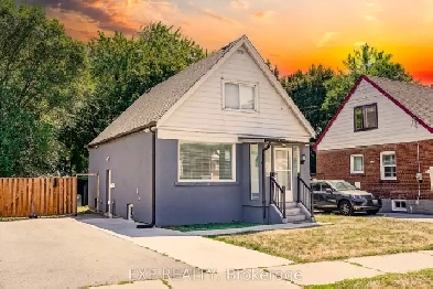 Renovated  Detached Home with In-Law Suite – 43 Southmead Rd Image# 1