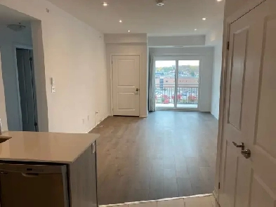 Modern  1 Den North Barrie 'Junction' Condo for Rent! Image# 1