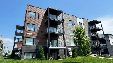MAGNIFIQUE 5 ½ |CONSTRUCTION RÉCENTE | CARRÉ BELVÉDÈRE | 1,650$ Image# 3