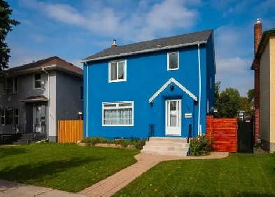 Tastefully Remodelled 3bdrm 1.5bth 2-storey w/ Double Garage! Image# 4