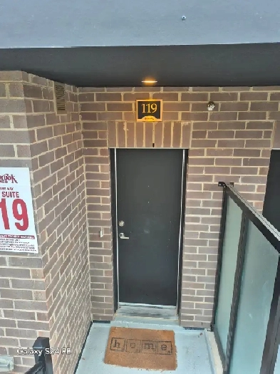 New stacked  townhouse in Milton at Britannia and highway 25 Image# 1