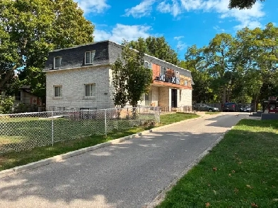 2 Bedroom Apartment For Rent in Bronte Image# 1