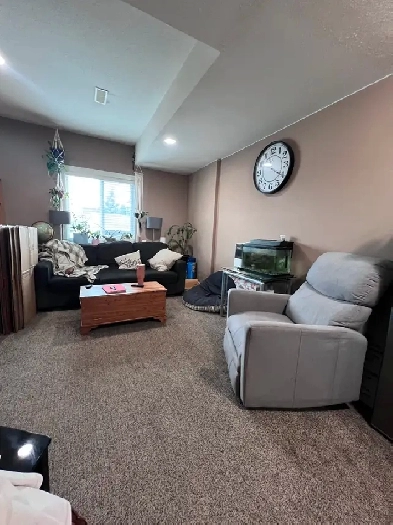 Unfurnished 2 Bed, 1 Bath Suite in 4-Plex (Ground Level) Image# 1