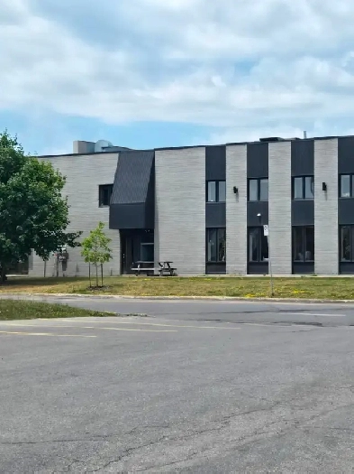 Warehouse Space for rent in St-Laurent and Lachine Image# 1