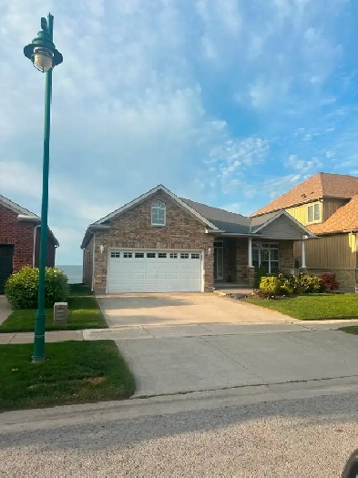LAKE-FRONT HOME IN VINELAND Image# 1