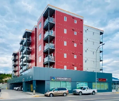 Downtown - 2 bed 2 bath plus den in Mah’s Pt Image# 1