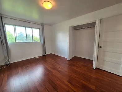 Students & Professionals: Large, Clean Room Near Carleton U. Image# 5