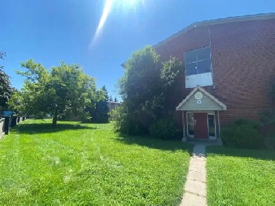 1 Bedroom Apartment - Heat Included  Huron Street/Oakville Ave Image# 3