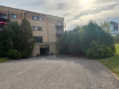 Superbe condo à louer Image# 13
