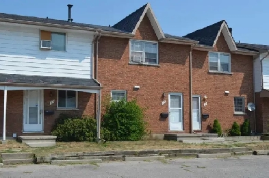 Two Bedroom Townhouse off Oxford near Highbury Image# 2