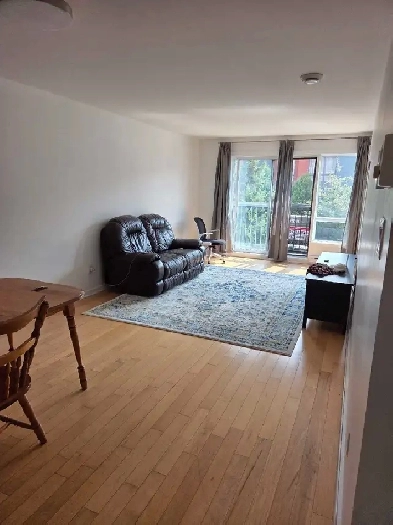 Chambre À louer 5 1/2 Image# 2