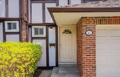 Fully renovated 4-bedroom townhouse for sale in Rathwood Image# 6