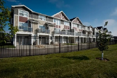 Rental- 1 bedroom, 1.5 bathroom Townhouse Image# 2