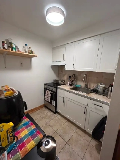 3 1/2 À LOUER CHAUFFAGE, EAU CHAUDE, WIFI INCLUS Image# 1