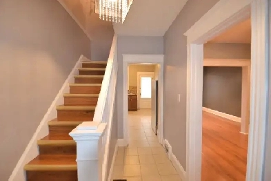 Lovely 3 Bedroom Apartment in Central Hamilton near Gage Park Image# 10