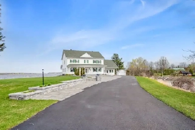 WATERFRONT PARADISE 3519 FRONT ROAD, EAST HAWKESBURY Image# 3