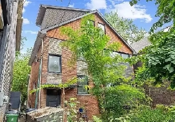 Beautiful lower-level unit with two Bedrooms and one full bathro Image# 1