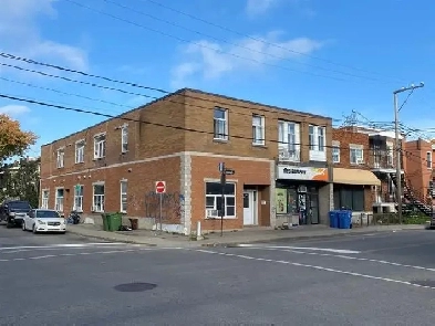 LaSalle: Nice Renovated Large 4 1/2 on 2nd Floor Nov 1 Image# 10