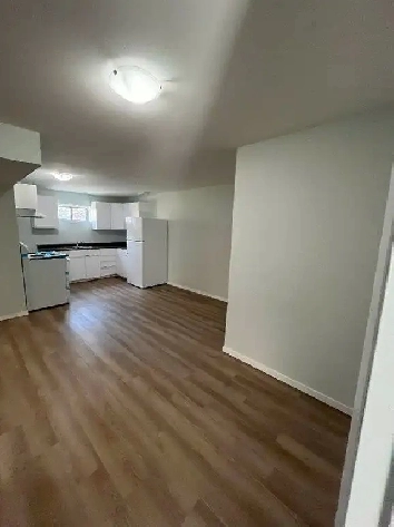 170 B Yew Street - 2 Bedroom Basement Suite - $1500 Per Month Image# 11