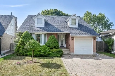 Charming Cape Cod Home in Family-Friendly Stoney Creek Image# 4