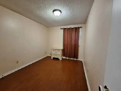 House for rent Oct 1 near Sheridan College,Brampton Image# 2