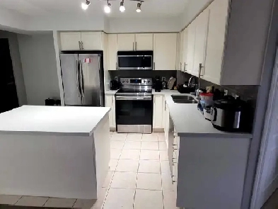 1 Bedroom 1 Bathroom Square One Mississauga Image# 7