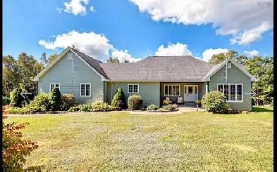 Luxury 5 bedroom 2.5 baths East Chester Image# 1