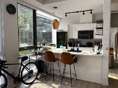 Downtown 2 Bed 1 Bath 1 Parking For Rent - Spadina & Adelaide Image# 9