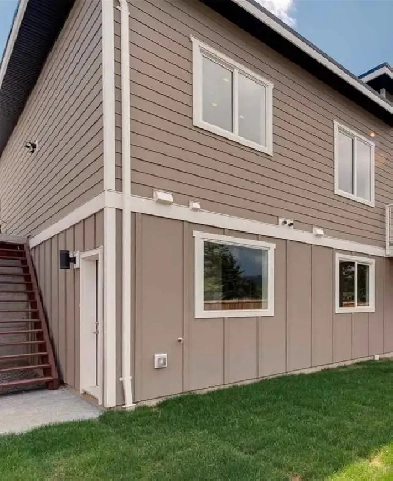 $2,450 · Spacious Open Concept 2Br Suite With Private Backyard Image# 1