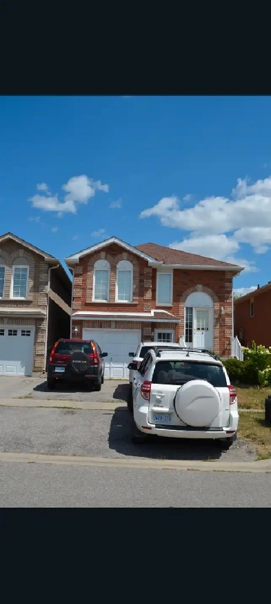 BRADFORD-GREAT LOCATION! : 1BD, 1BTH lower level walk out APT. Image# 3