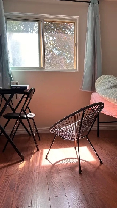 One 2nd floor bedroom and basement for rent Image# 1