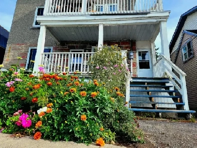 Large bedroom available this October 1st in Beechwood Village Image# 9