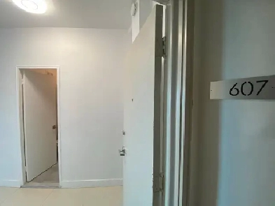 For Rent – Bright 3.5 Apartment in NDG – $1495/month 6380 Av. Image# 5
