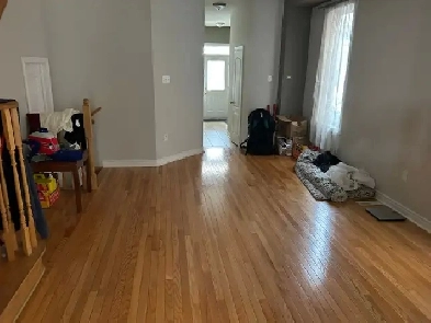 Gorgeous semi 4 bed  4 bath serious inquiries only Image# 12