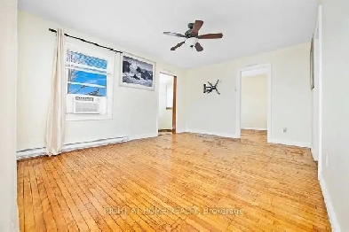 Fully Detached Bungalow at Hardwood and Kinston, Ajax Image# 3