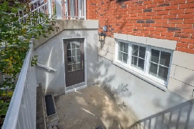 Grand Condo 5 ½ - Chomedey Laval (stationnement / rangement) Image# 1