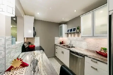 McKinnon Pointe Furnished (Short Term Rentals in Edmonton) Image# 1